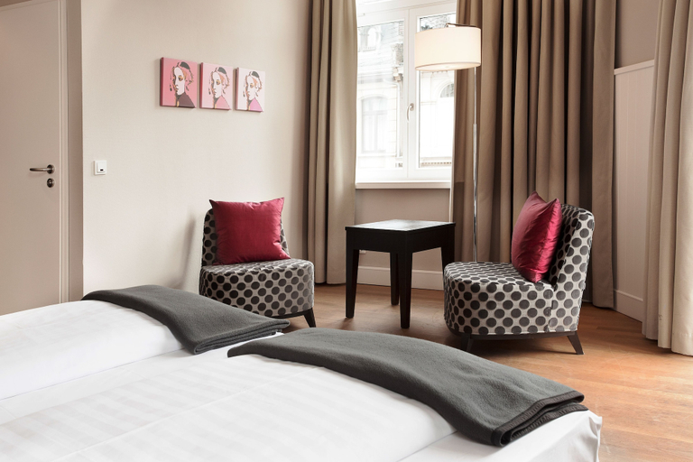 Bedroom 3, Victoria Hotel, Frankfurt am Main