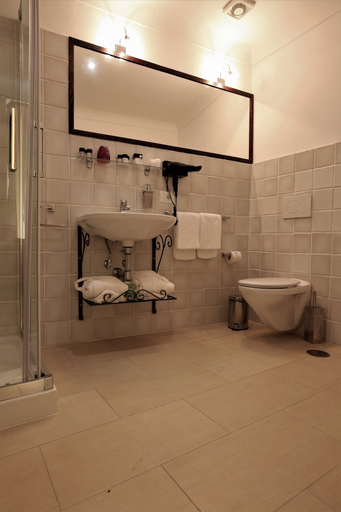 Bathroom 5, Lanterne Magiche Ortigia, Syracuse