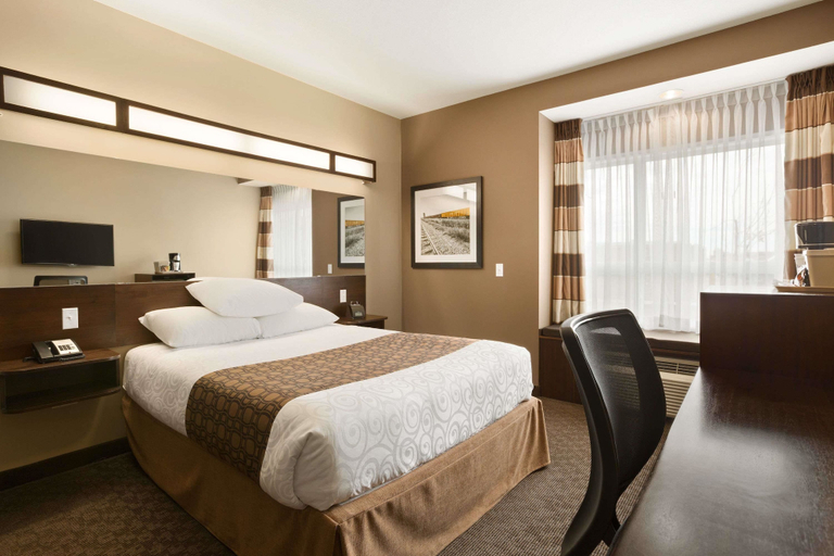 Bedroom 3, Microtel Inn & Suites by Wyndham Blackfalds Red Deer North, Division No. 8