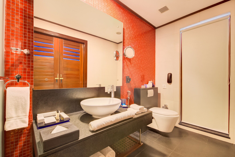 Bathroom 4, Radisson Blu Resort Temple Bay Mamallapuram, Kancheepuram