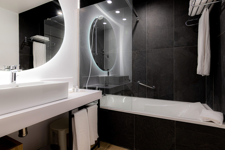 Bathroom 4, Costa Calero Hotel Thalasso & Spa, Las Palmas