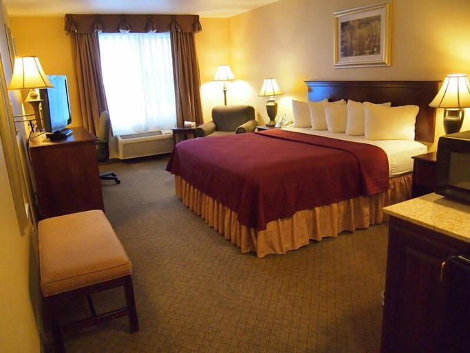Bedroom 4, Best Western Penn-Ohio Inn & Suites, Trumbull
