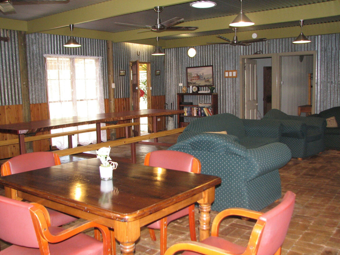 Food & Drinks, Lovedale Cottages, Cessnock