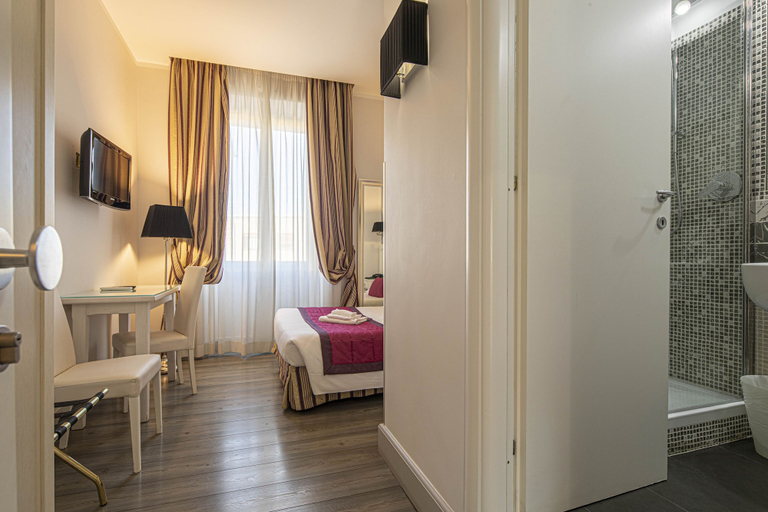 Bedroom 4, Residenza Castrense, Rome