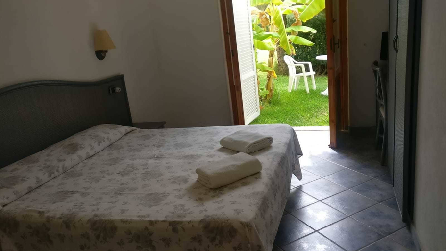 Bedroom 3, Hotel Club Torre Marino, Vibo Valentia
