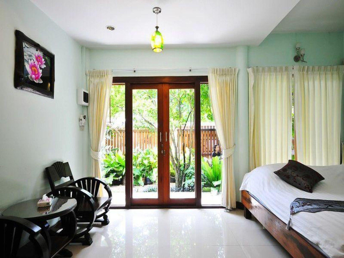 Bedroom, Baan Saranrom, Amphawa