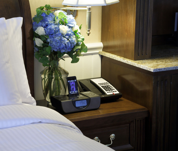 Bedroom 2, Madison Beach Hotel, New Haven