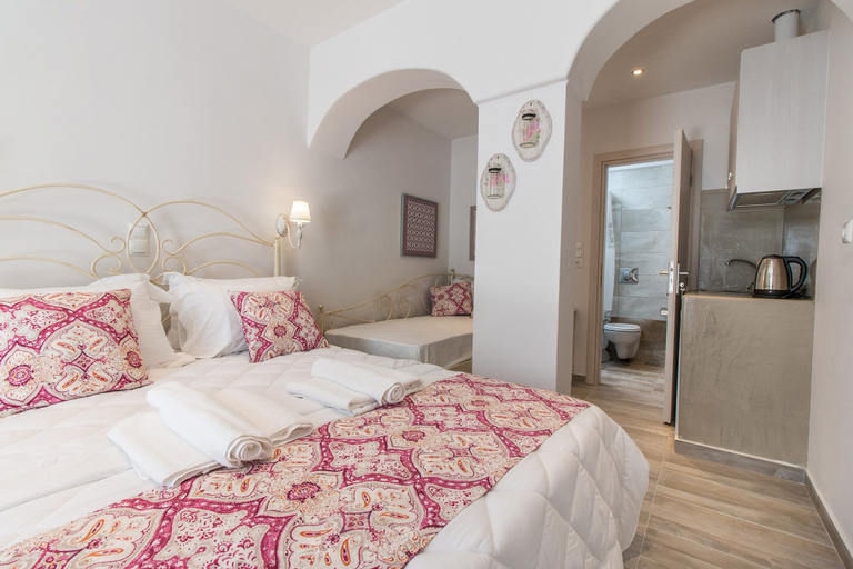 Bedroom 3, Relax Studios, South Aegean
