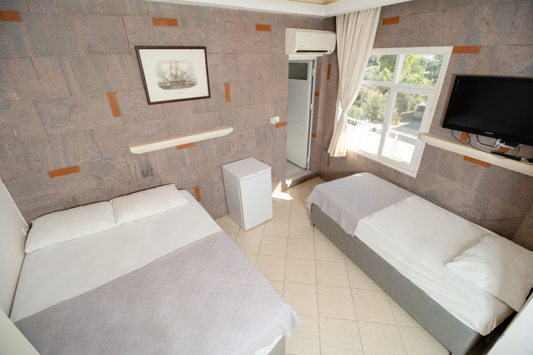 Bedroom 2, Foca Ensar Hotel, Foça