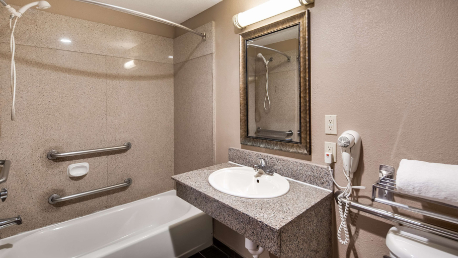 Bathroom 5, Best Western Dayton Inn & Suites, Liberty