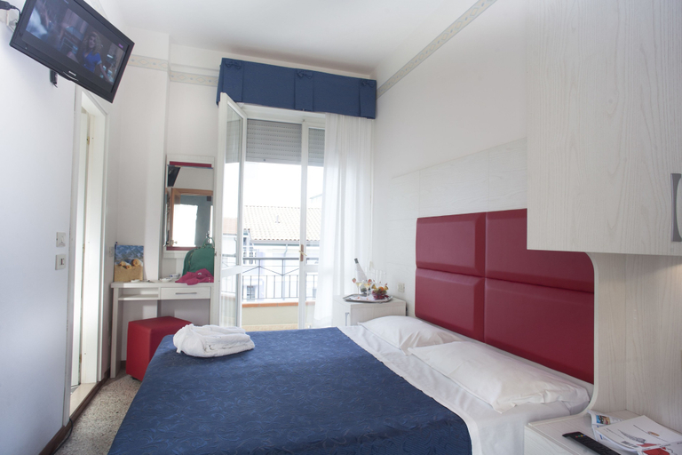 Bedroom 3, Hotel Cadiz, Rimini
