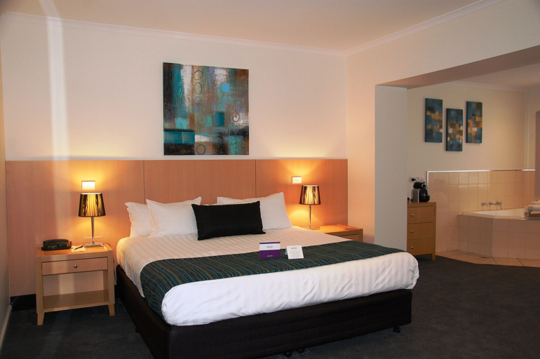 Bedroom 3, Mercure Hotel Mildura, Mildura - Pt A