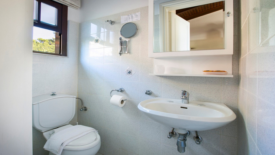 Bathroom 3, Anthoula's House, Ionian Islands