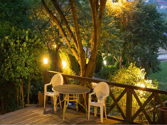 Others 4, Taean SeIp Clover Pension, Taean