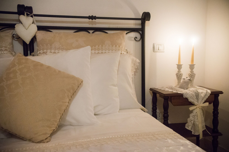 Bedroom 4, Trulli Family, Bari