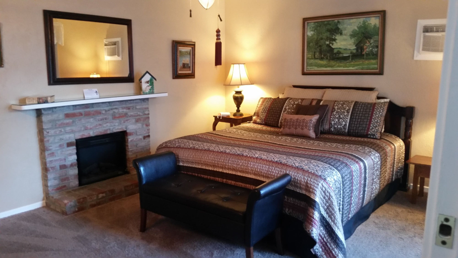 Bedroom 3, The Parks Inn Bed and Breakfast, Tulare