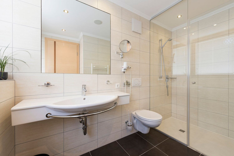 Bathroom 4, Hotel Abendrot by Alpeffect Hotels, Landeck