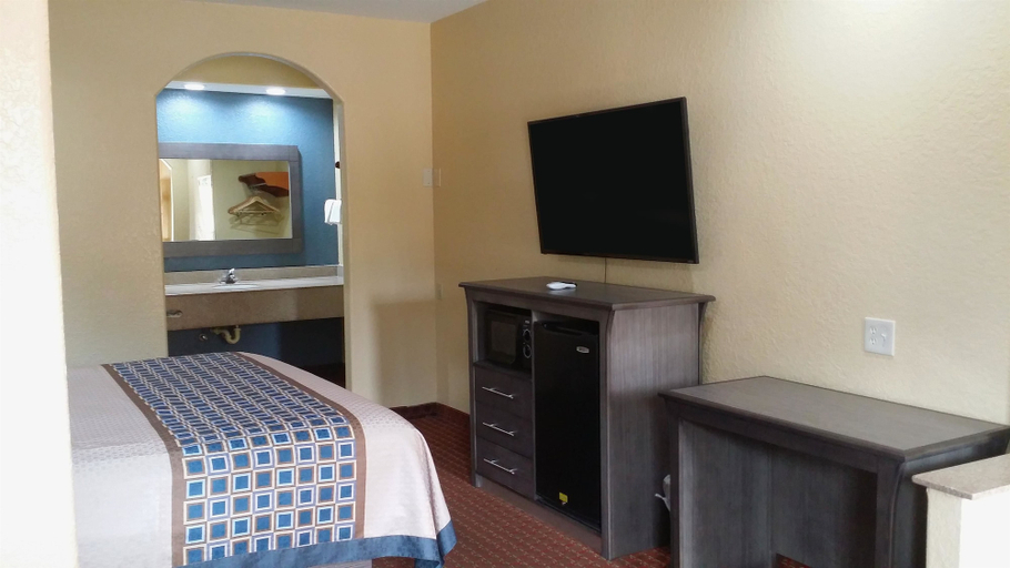 Bedroom 5, Americas Best Value Inn & Suites Houston NE, Houston