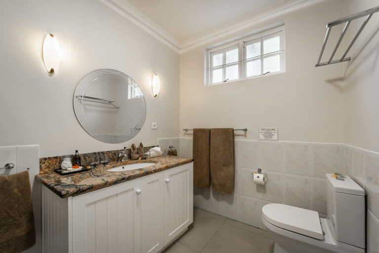 Bathroom 4, Eikendal Lodge, Cape Winelands