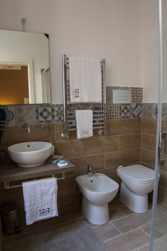 Bathroom 5, Bagnasco 18, Palermo