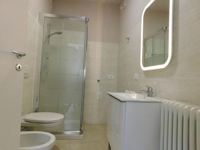 Bathroom 3, Holidays Residence, Verona