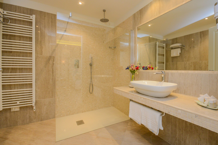 Bathroom 4, Villa Garuti, Brescia