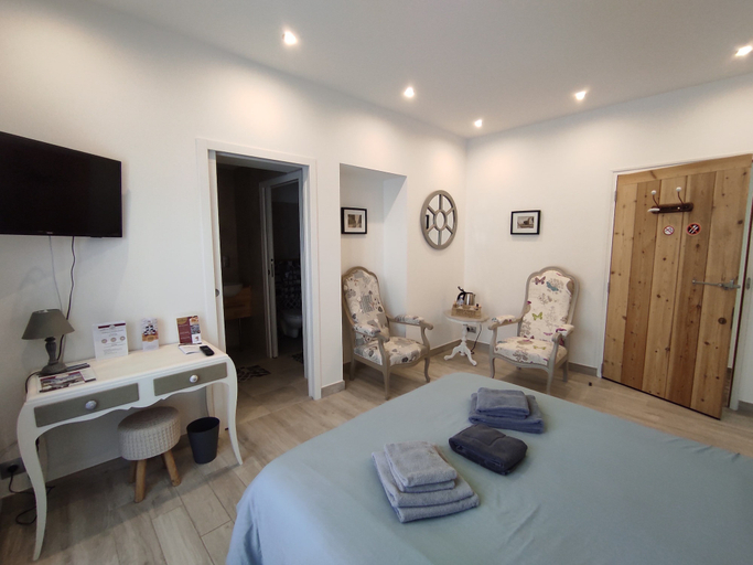 Bedroom 4, Les Cuves, Charente-Maritime