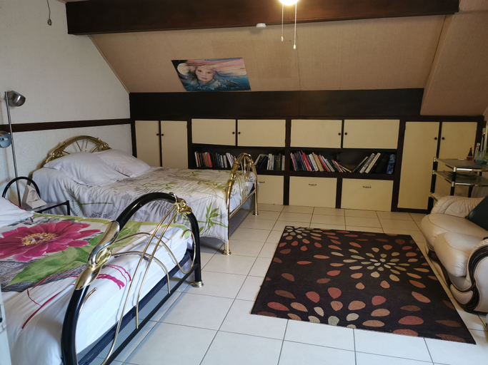 Bedroom 2, Au Jardin Fleuri, Deux-Sèvres