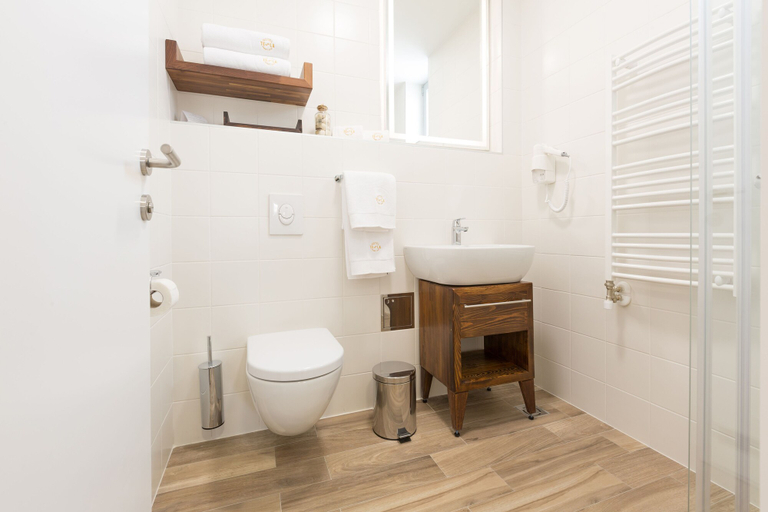 Bathroom 4, Hotel Tesla - Smart Stay, Belgrade