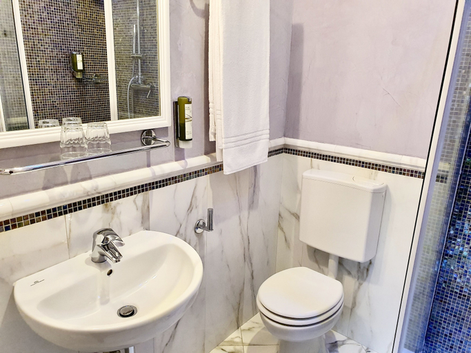 Bathroom 5, Hotel Aurora, Verona