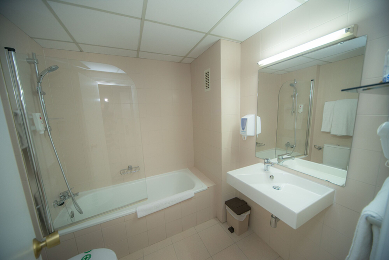 Bathroom 5, Gran Hotel De Jaca, Huesca