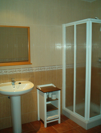Bathroom 4, Hotel La Casa Rural, Madrid