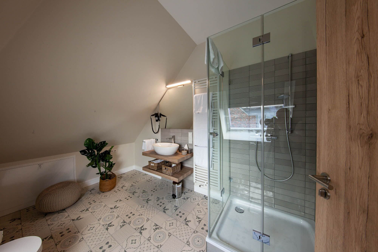 Bathroom 5, Altes Amtshaus, Borken
