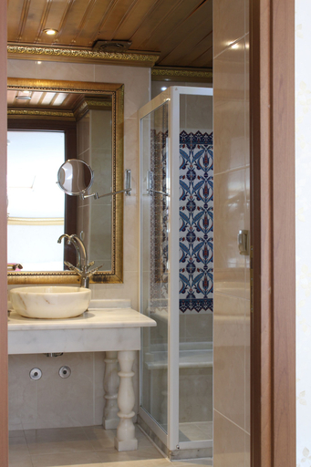 Bathroom 5, Marmara Deluxe Hotel, Fatih