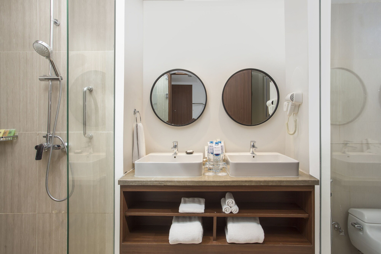 Bathroom 5, Swiss-Belresort Belitung, Belitung