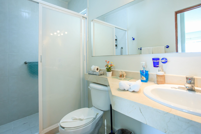 Bathroom 3, Margaritas 312A by Riviera Rentals, Cozumel