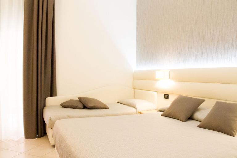 Bedroom 4, Hotel La Conchiglia, Rimini