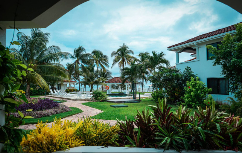 Others 5, Isla Bonita Yacht Club