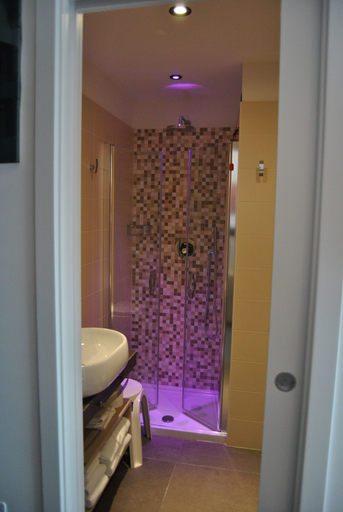 Bathroom 5, Hotel Adlon, Venezia