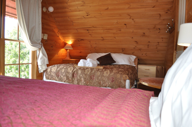 Bedroom 2, The Stables, Cessnock