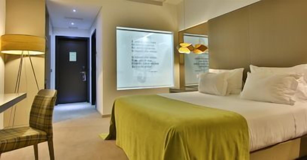 Bedroom 3, Delfim Douro Hotel, Lamego