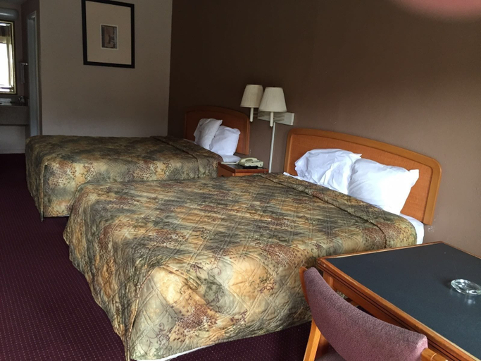Bedroom 5, Econo Lodge Franklin, Franklin
