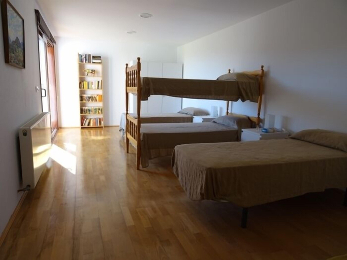 Bedroom 2, Casa Piñol, Girona