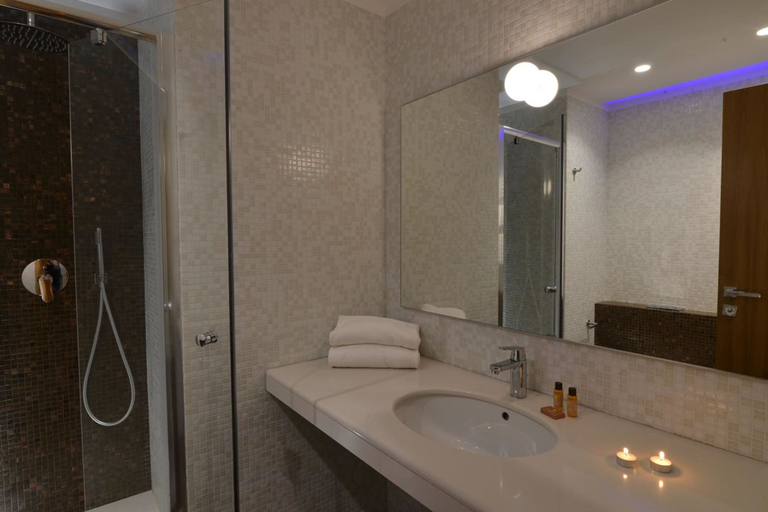 Bathroom 5, Hotel San Domenico al Piano, Matera