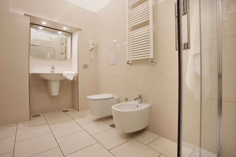 Bathroom 4, Hotel Del Golfo, Napoli