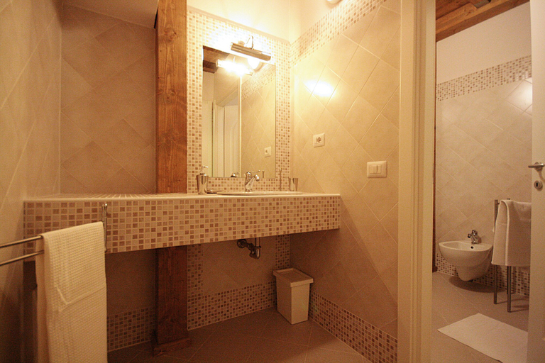 Bathroom 5, Agriturismo Cornali, Lucca