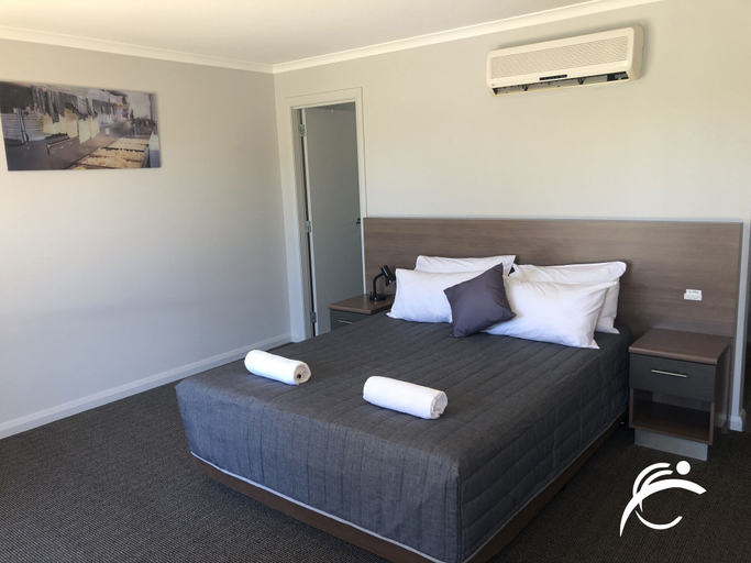 Bedroom 3, Coro Club Motel, Griffith