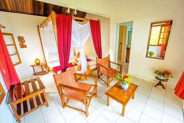 Others 5, Vanivola Hotel, Analanjirofo