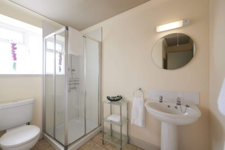 Bathroom 4, Loch Ness Country House Hotel, Highland