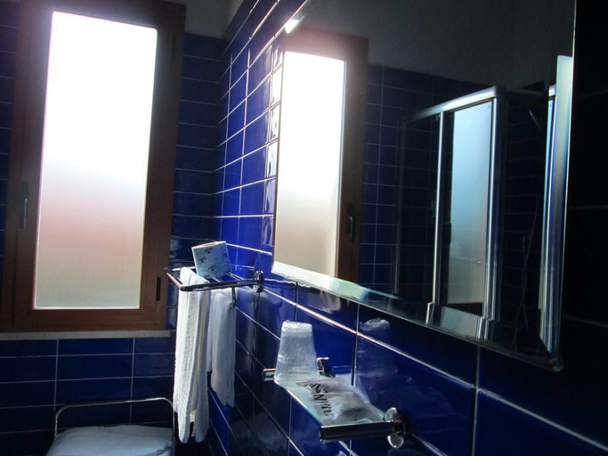 Bathroom 5, Hotel I Colori, Carbonia-Iglesias